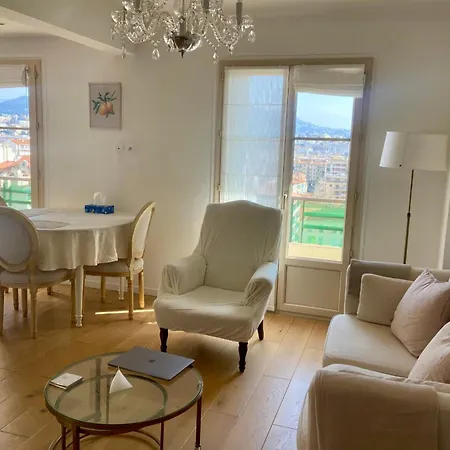 Bright 50 M With Balcony * Ницца