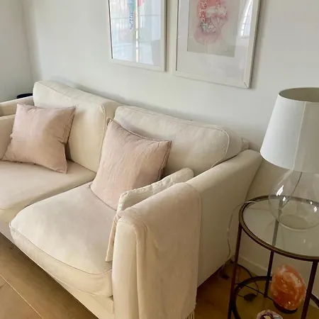 Bright 50 M With Balcony Nizza